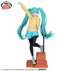 Piapro Characters - Hatsune Miku - Holiday Memories - Mountain Climbing PVC Figure